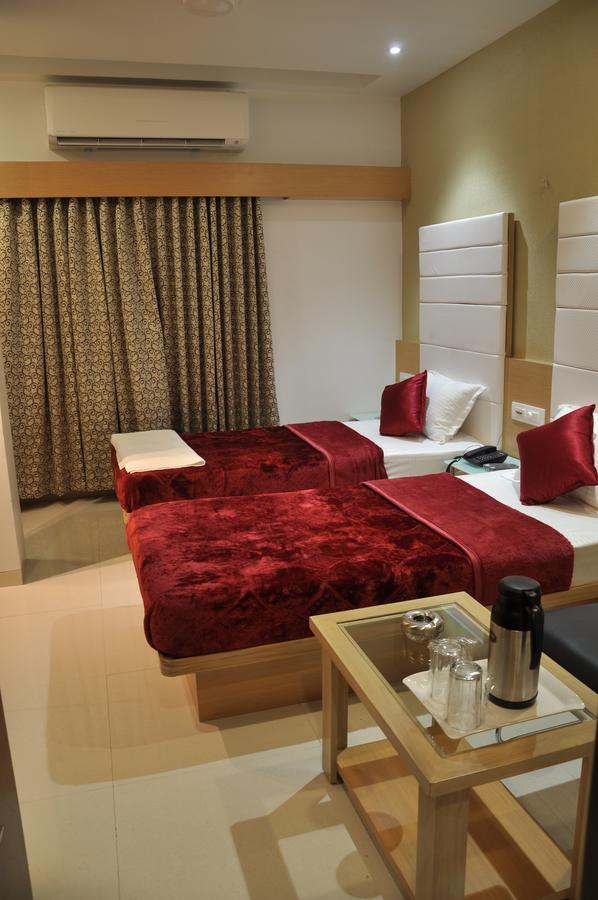 Ashish Restaurant And Guesthouse Сурат Екстер'єр фото